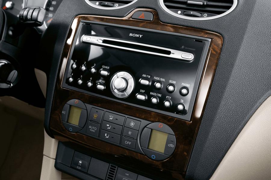  Ford Focus 2005 года  (фото 32 из 116)